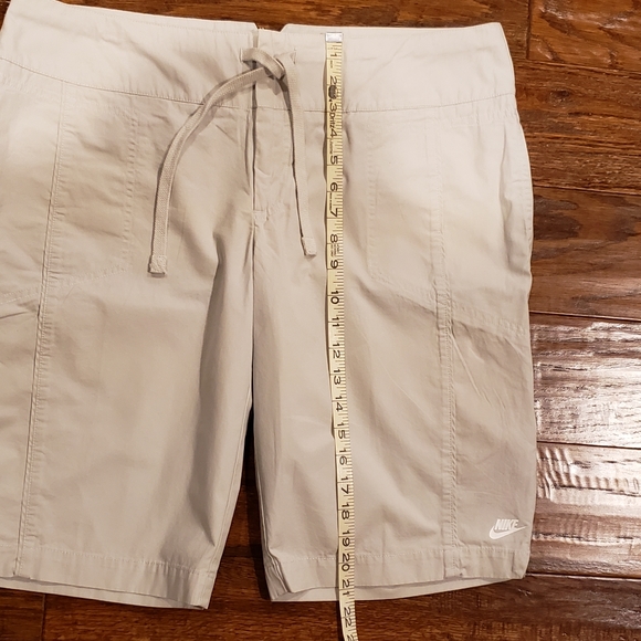 NIKE NWOT Women's Cotton Button/Drawstring Shorts - Size L (12-14) - Picture 7 of 7